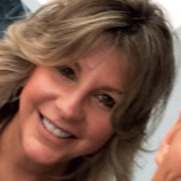 Meet your Posher, Roberta - Picture 1 of 1